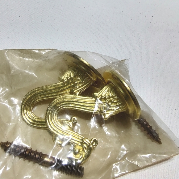 Kenney vintage brass decorative tieback hooks - Picture 6 of 7